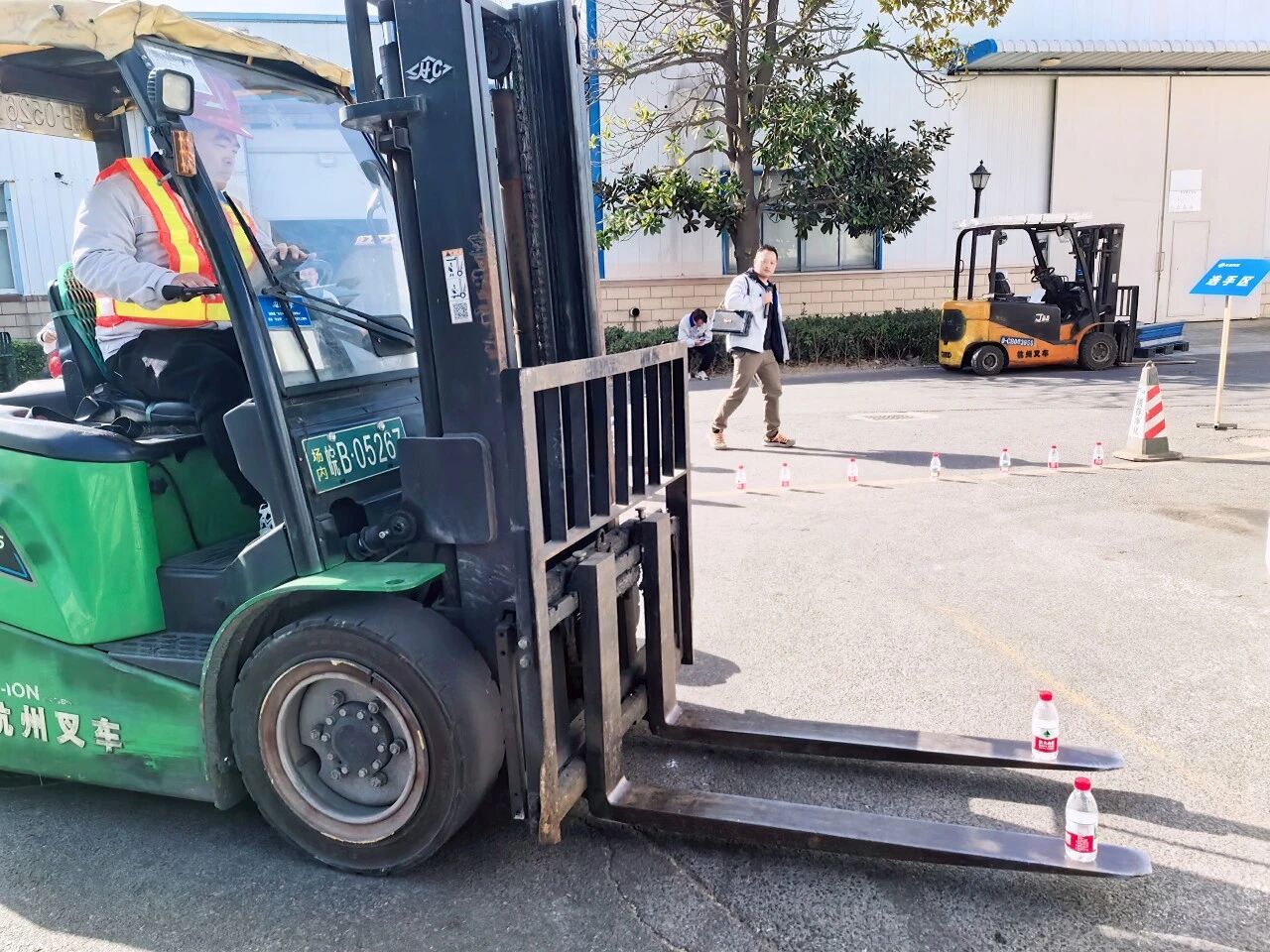 1766367234123793.jpg 微信图片_2025-12-22_093048_793.jpg